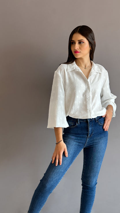 Camisa oversize blanca manga globo con textura