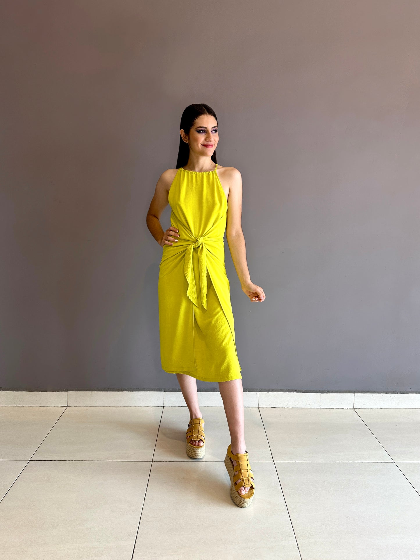 Vestido midi tipo pareo color verde lima