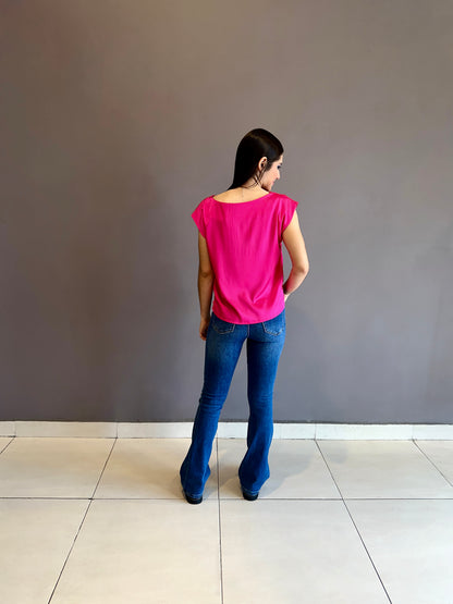 Blusa muscle en satín color fucsia