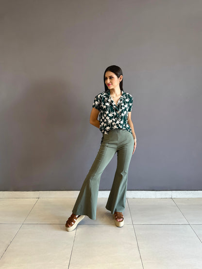 Pantalon campana verde militar bengalina strech