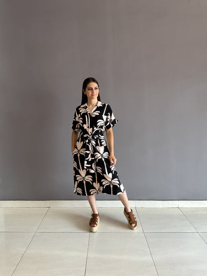 Vestido midi camisero con cinturón y bolsillos estampado negro palmas