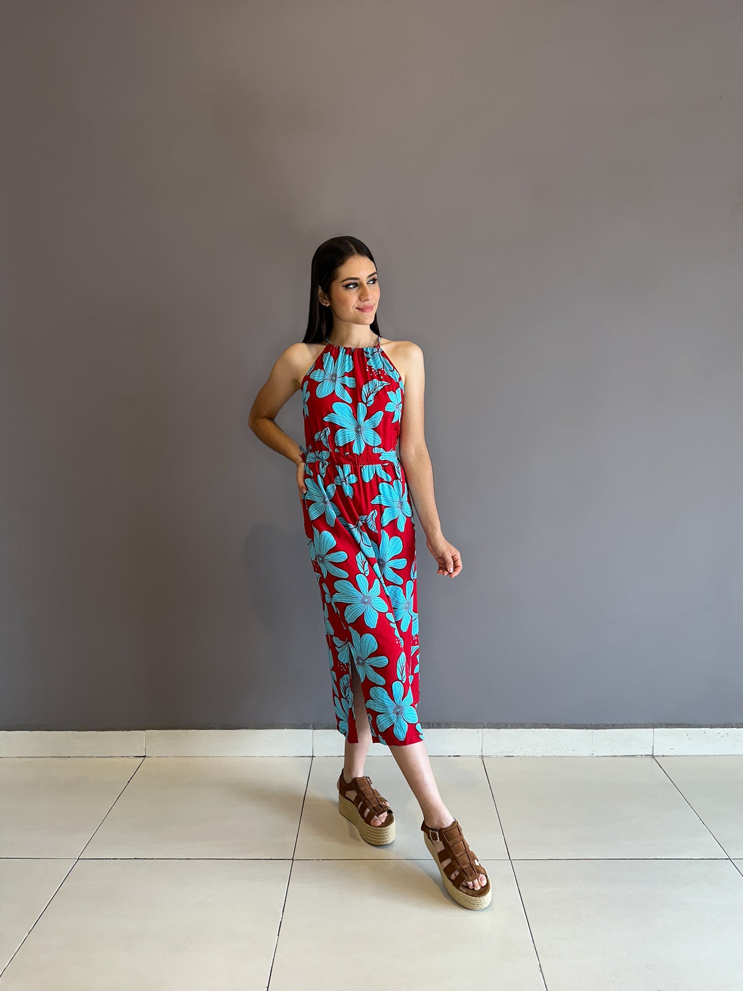 Vestido midi estampado floreado rojo azul cielo