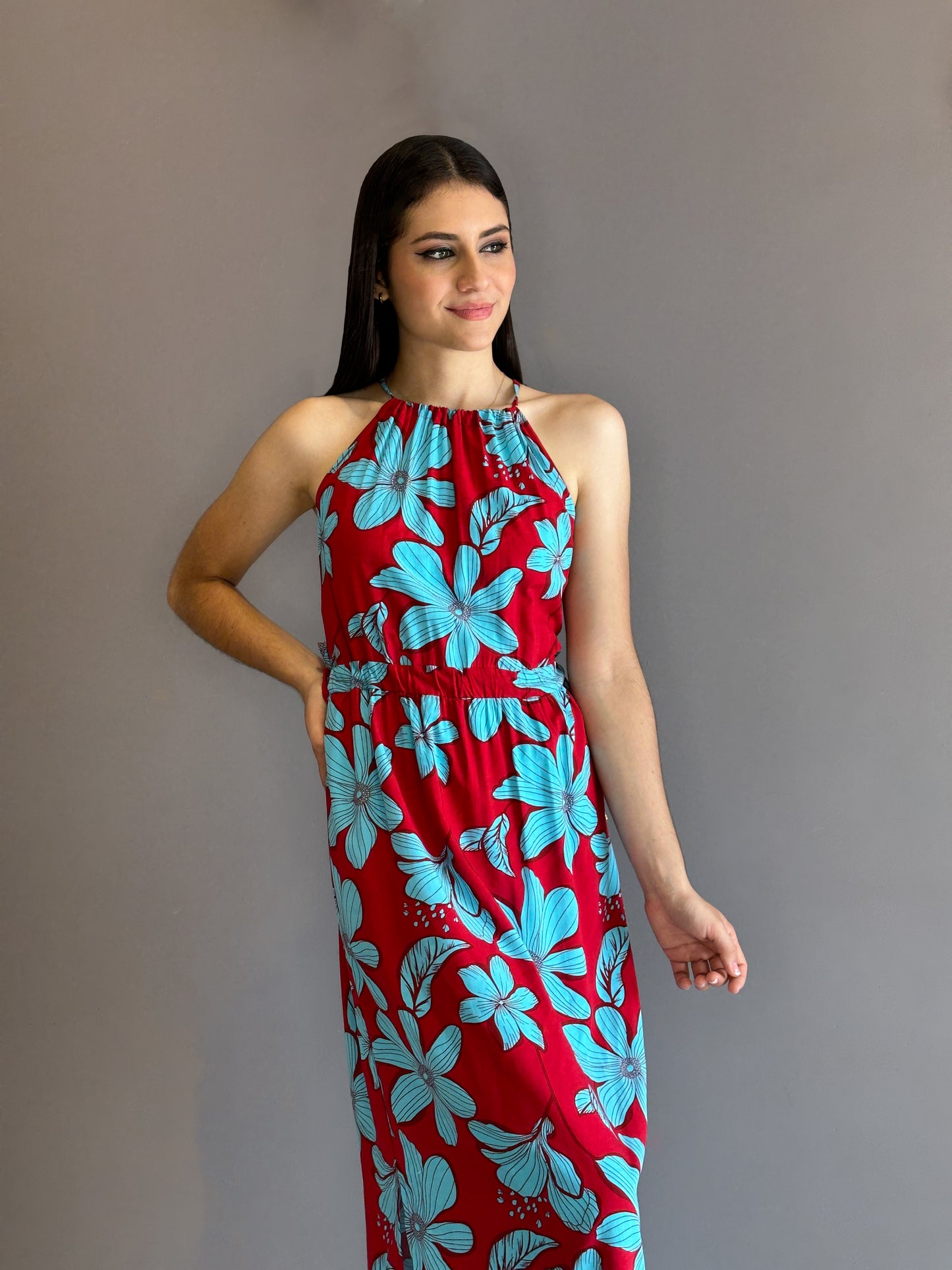 Vestido midi estampado floreado rojo azul cielo